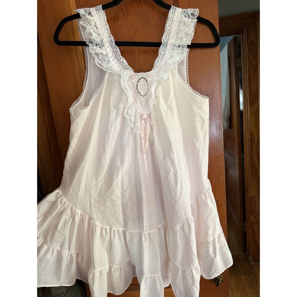 Vintage 80s Pink Cottagecore Ruffle Lace Nightgown Cameo Rosette Slip